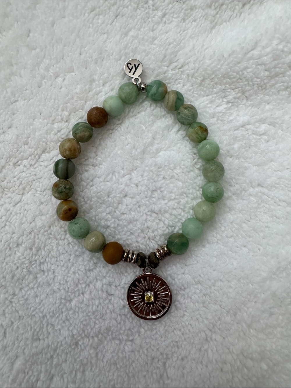 T. Jazelle Green and Brown Beaded Stretch Bracelet with Sunburst Charm - NEW - Picture 3 of 9